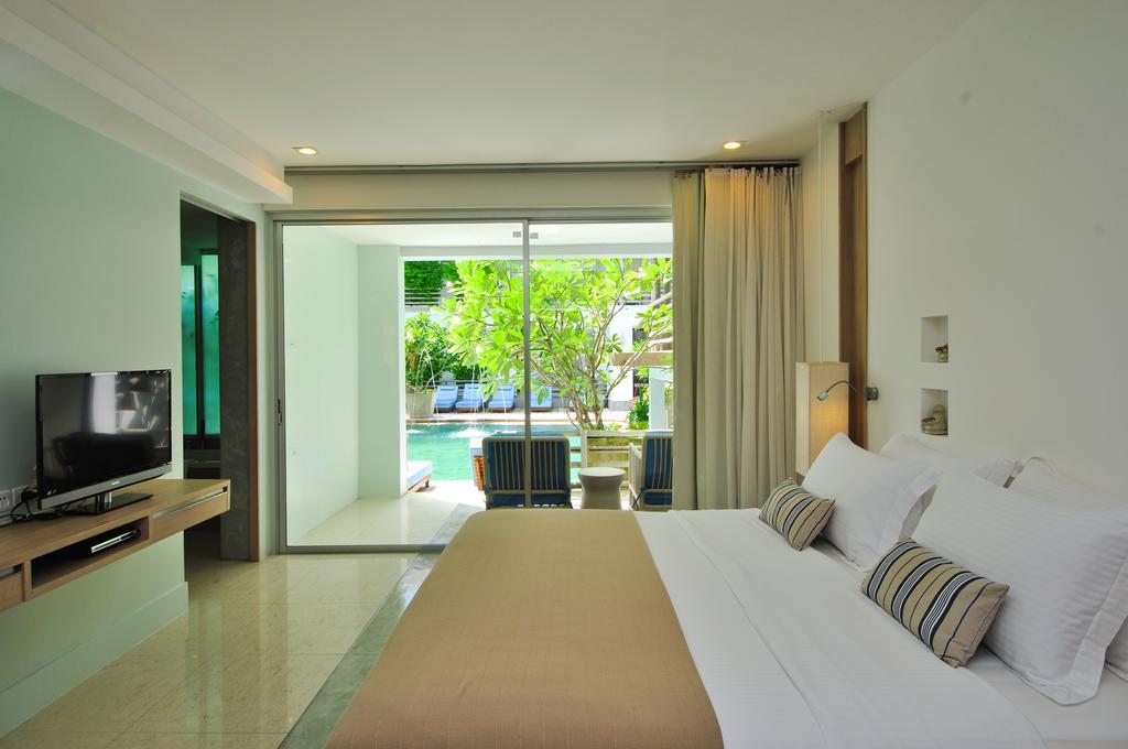 Ramada By Wyndham Phuket Southsea Hotel Buitenkant foto