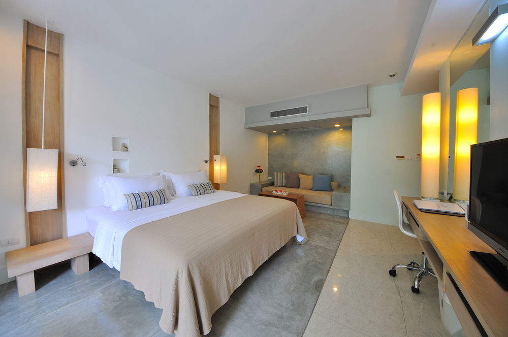 Ramada By Wyndham Phuket Southsea Hotel Buitenkant foto